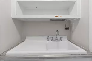 107 Spring St, Pawtucket, RI 02860 - Photo 21