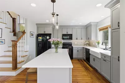 1124 Narragansett Boulevard, Cranston, RI 02905 - Photo 11