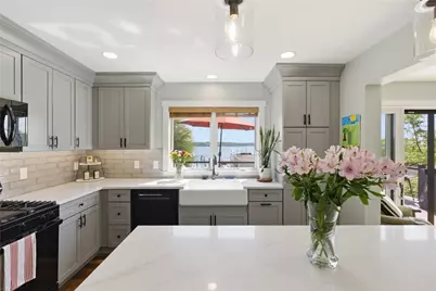 1124 Narragansett Boulevard, Cranston, RI 02905 - Photo 13