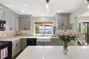 1124 Narragansett Blvd, Cranston, RI 02905 - Photo 13