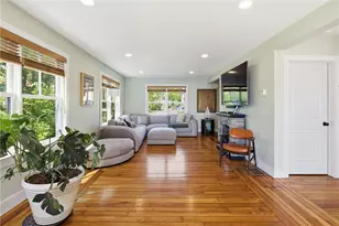 1124 Narragansett Blvd, Cranston, RI 02905 - Photo 9