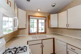 4 Scenery Ln, Johnston, RI 02919 - Photo 7