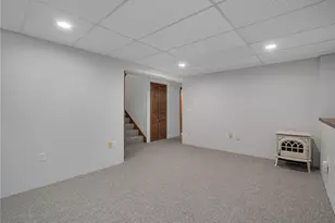 40 Red Oak Dr, Coventry, RI 02816 - Photo 19