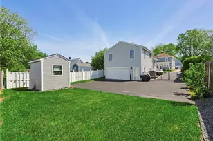 9 Doran Ave, Bristol, RI 02809 - Photo 5