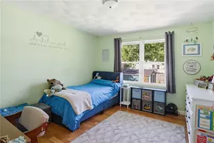 83 Holmes Rd, Warwick, RI 02888 - Photo 9