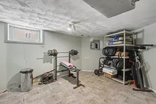 172 Massachusetts Ave, Providence, RI 02905 - Photo 29