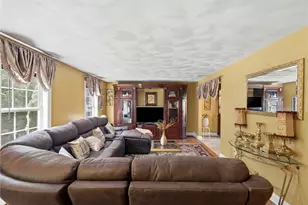 90 Rowley St, Providence, RI 02909 - Photo 11