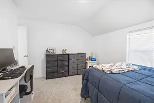 2 Redfern St, East Providence, RI 02915 - Photo 35