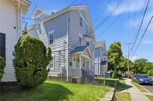 903 Roosevelt Ave, Pawtucket, RI 02860 - Photo 3