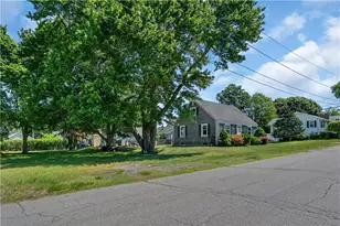 101 Hazard Ave, East Providence, RI 02914 - Photo 19