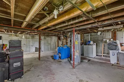 82 Van Zandt Avenue, Newport, RI 02840 - Photo 23