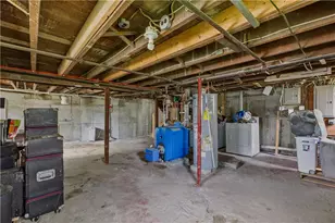 82 Van Zandt Ave, Newport, RI 02840 - Photo 23