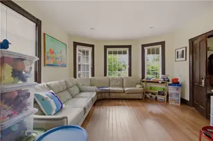 82 Van Zandt Ave, Newport, RI 02840 - Photo 3