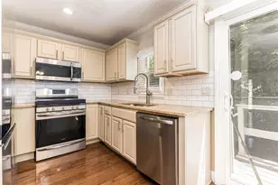 169 Courtland St, Providence, RI 02909 - Photo 7
