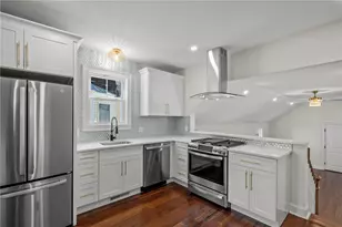 21 Russell Ave, Newport, RI 02840 - Photo 17