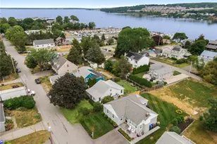 65 King Phillip St, Portsmouth, RI 02871 - Photo 5