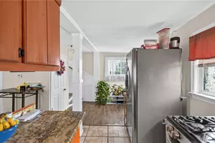82 Perry St, Central Falls, RI 02863 - Photo 21