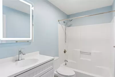 555 Diamond Hill Road #303, Woonsocket, RI 02895 - Photo 7