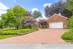 133 Tupelo Hill Dr, Cranston, RI 02920 - Photo 3