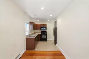 8 Mann Ave, Newport, RI 02840 - Photo 5