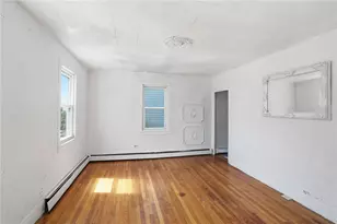 8 Mann Ave, Newport, RI 02840 - Photo 15
