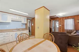 351 Maple St, Warwick, RI 02888 - Photo 5