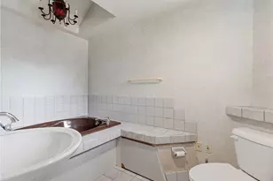 351 Maple St, Warwick, RI 02888 - Photo 9
