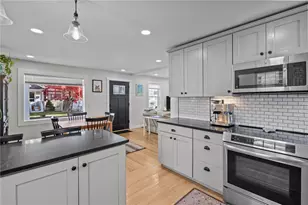 20 Mumford Ave, Newport, RI 02840 - Photo 9