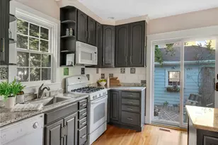 377 Cole Ave, Providence, RI 02906 - Photo 15
