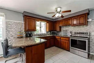 7 Oakcrest Dr, North Providence, RI 02904 - Photo 9