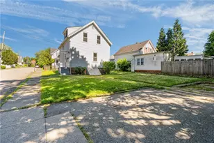 45 Smith St, East Providence, RI 02915 - Photo 23