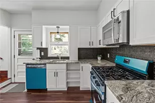 45 Smith St, East Providence, RI 02915 - Photo 5