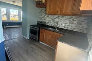54 Pearl St, Pawtucket, RI 02860 - Photo 15