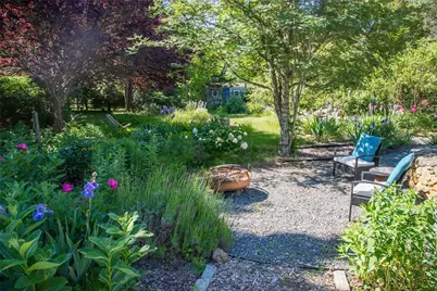 517 Lake Road, Tiverton, RI 02878 - Photo 9