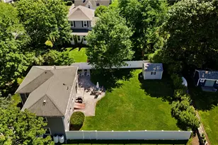 7 Walnut St, Narragansett, RI 02882 - Photo 41
