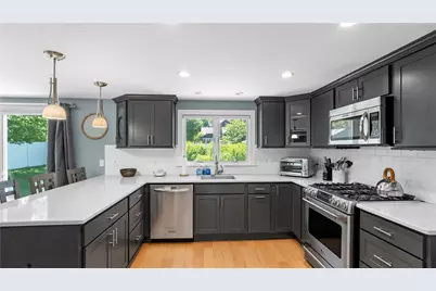 7 Walnut Street, Narragansett, RI 02882 - Photo 7