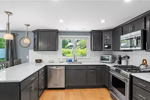 7 Walnut St, Narragansett, RI 02882 - Photo 7