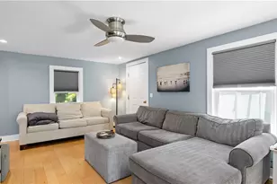 7 Walnut St, Narragansett, RI 02882 - Photo 11