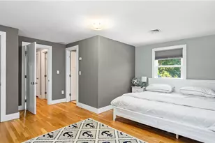 7 Walnut St, Narragansett, RI 02882 - Photo 21