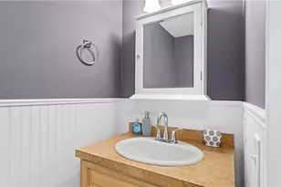 7 Walnut St, Narragansett, RI 02882 - Photo 23