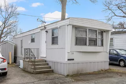 719 Forest Park, Middletown, RI 02842 - Photo 9