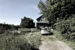 177 Cedar Ave, Portsmouth, RI 02871 - Photo 5