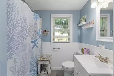 100 Penguin Avenue, Warwick, RI 02818 - Photo 19