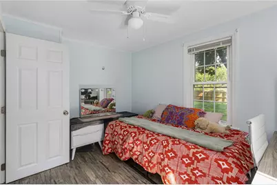 100 Penguin Avenue, Warwick, RI 02818 - Photo 21