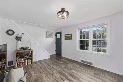 100 Penguin Avenue, Warwick, RI 02818 - Photo 5