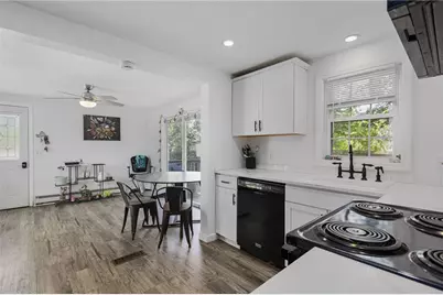 100 Penguin Avenue, Warwick, RI 02818 - Photo 15