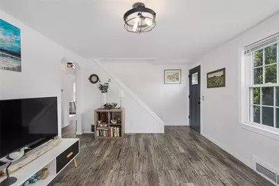100 Penguin Avenue, Warwick, RI 02818 - Photo 5