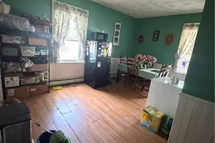 147 Parade St, Providence, RI 02907 - Photo 9