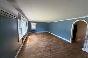 11 Terrace Dr, Bristol, RI 02809 - Photo 3