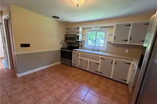 11 Terrace Dr, Bristol, RI 02809 - Photo 5